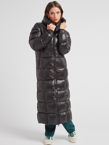 Veste outdoor ' EZ Boxed Ultra Lang Puffer Lux ' JACK1T en noir : devant