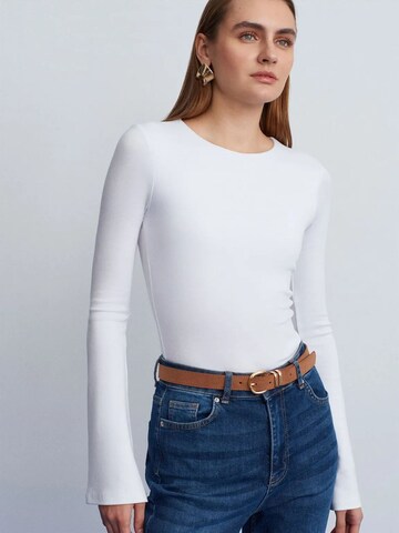 Dilvin Blouse 'Blusen' in White: front
