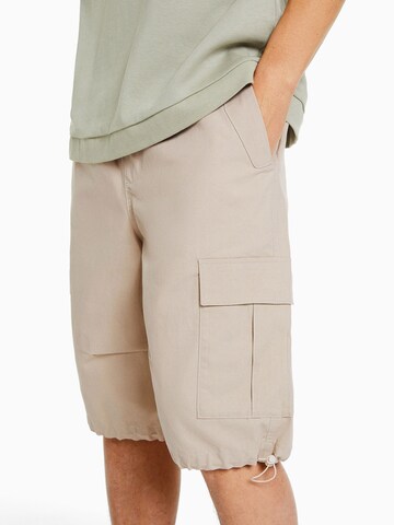 Bershka Regular Cargobroek in Beige