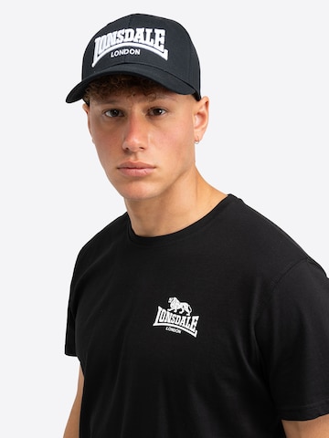 LONSDALE Cap ' FLIXTON ' in Schwarz: Vorderseite