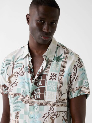 GUESS Regular fit Button Up Shirt in Beige