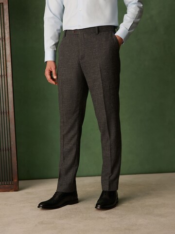 Regular Pantalon à plis Next en gris : devant