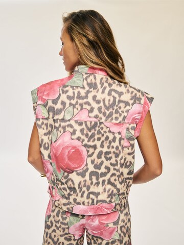 Kamila Šikl Vest in Brown