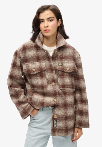 Superdry Tussenjas in Bruin: voorkant