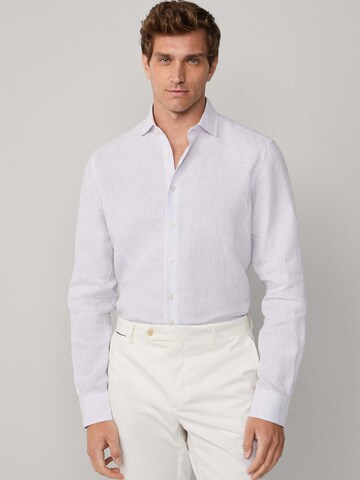 Coupe regular Chemise Hackett London en violet : devant