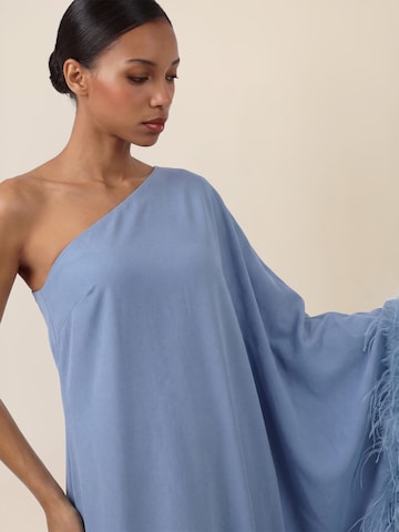 APART Kleid in Blau