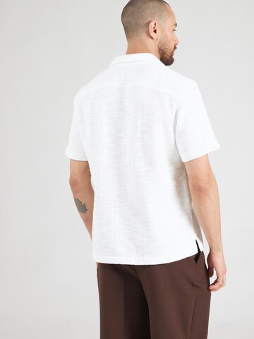 Coupe regular Chemise s.Oliver en blanc
