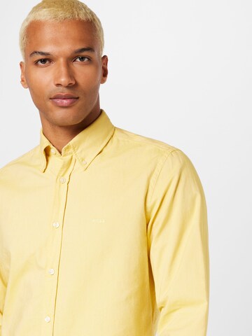 BOSS Regular fit Button Up Shirt 'Rickert' in Yellow