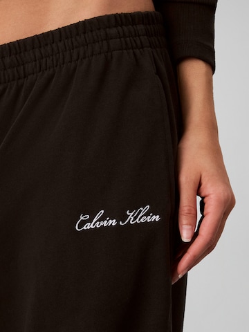 Effilé Pantalon à pince Calvin Klein en noir