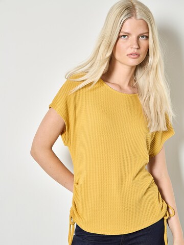 T-shirt Apricot en jaune : devant