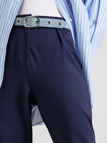 regular Pantaloni con pieghe di ABOUT YOU in blu