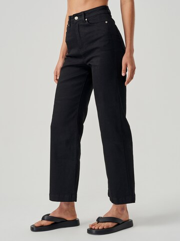 Wide leg Jeans 'BAROSSA' di St MRLO in nero