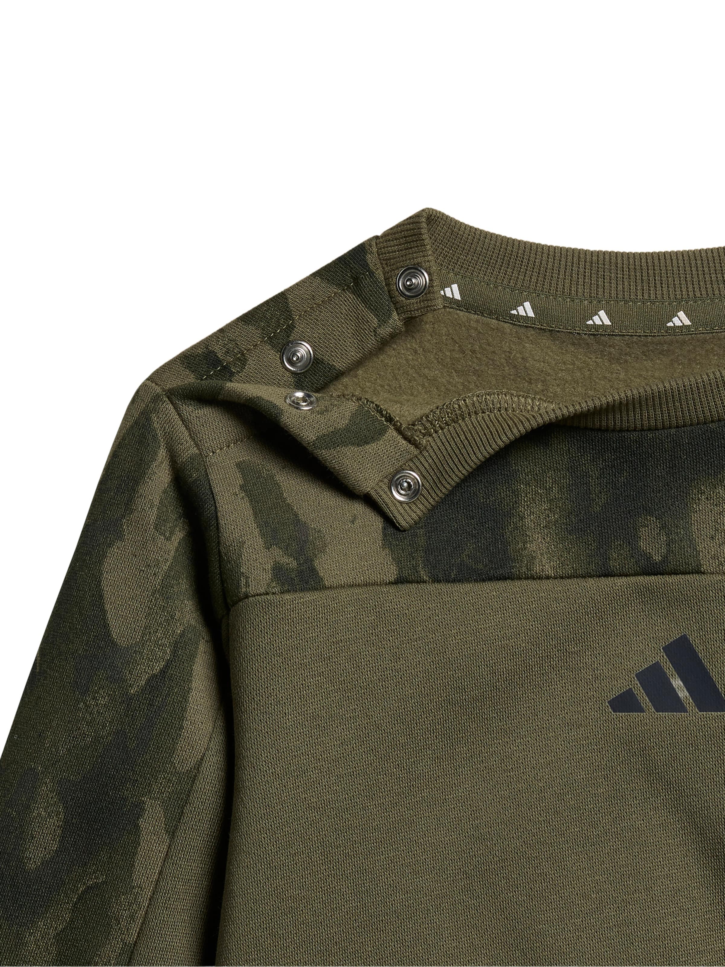 Completo per l'allenamento 'Seasonal Essentials' di ADIDAS SPORTSWEAR in verde
