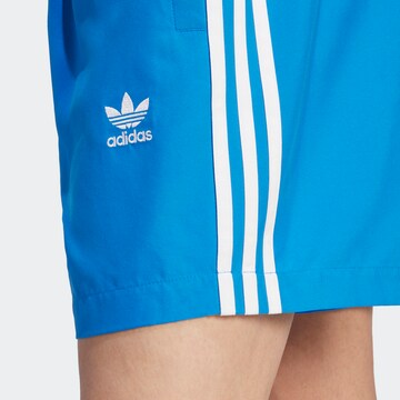 mėlyna ADIDAS ORIGINALS Maudymosi trumpikės 'Adicolor 3-Stripes'