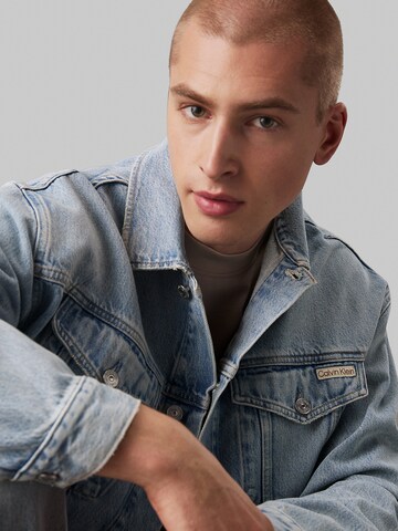 Veste mi-saison Calvin Klein Jeans en bleu