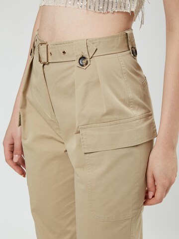 Influencer Tapered Cargo Pants in Beige