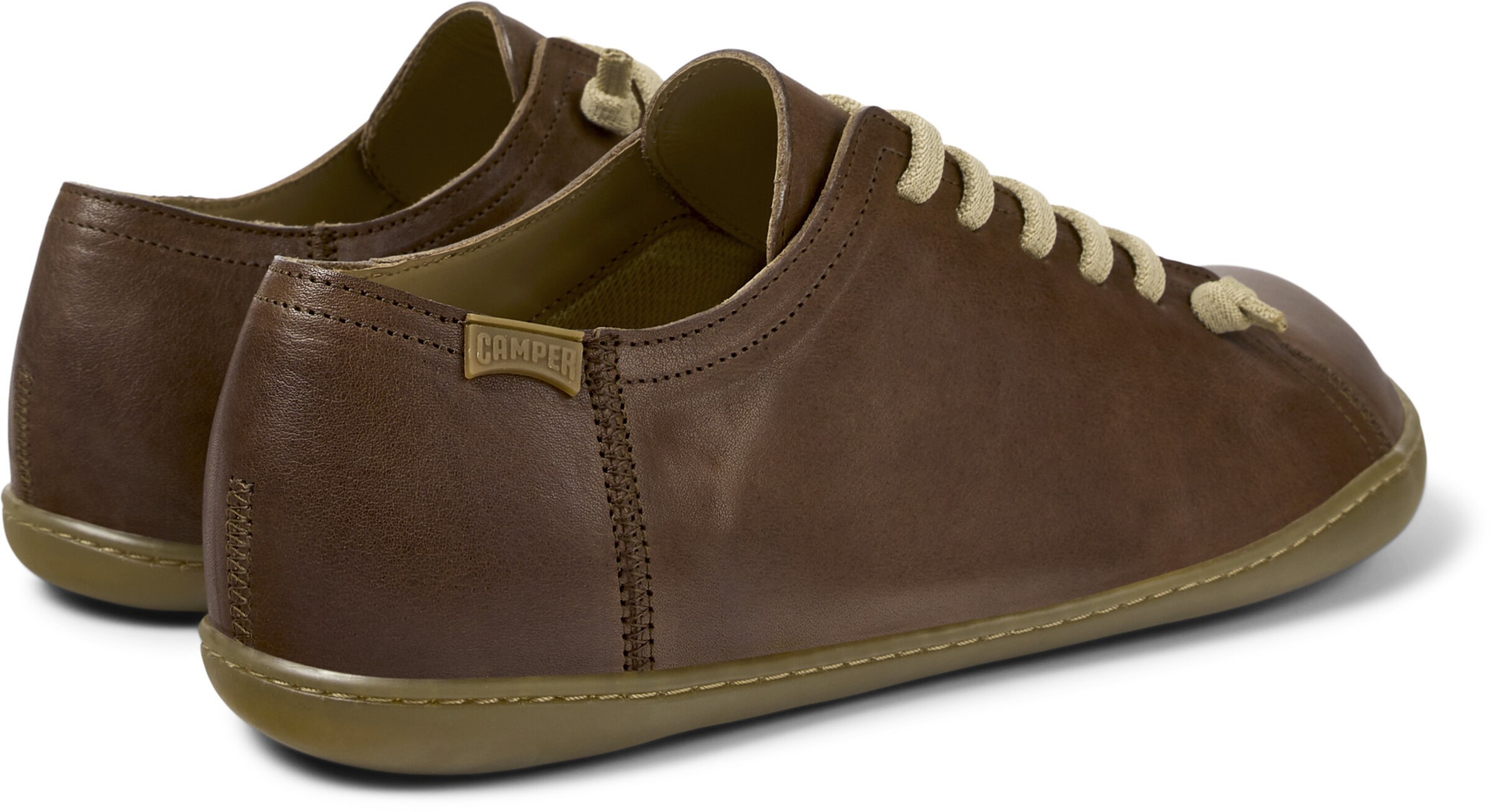 Baskets basses 'Peu Cami' CAMPER en marron
