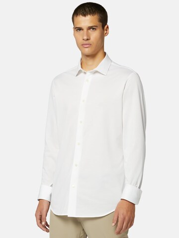 Coupe regular Chemise Boggi Milano en blanc : devant