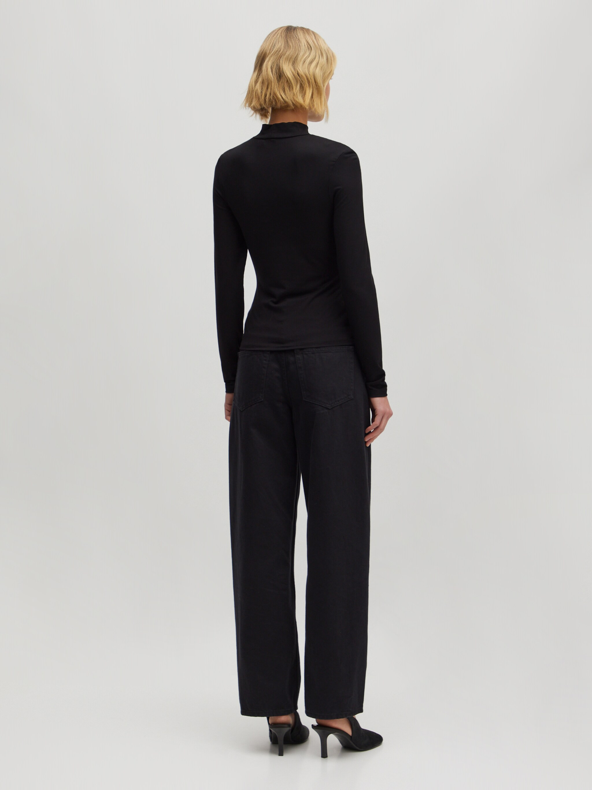 EDITED Produkte Shirt 'Elaiana' schwarz