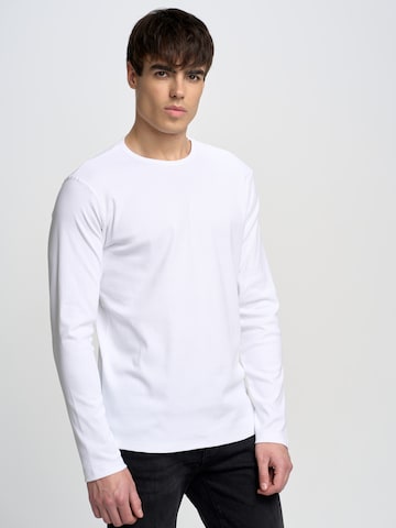 BIG STAR Shirt in White: front