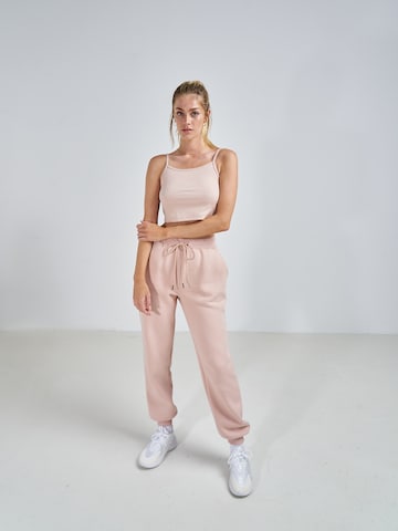 ABOUT YOU x Swalina&Linus Top 'Merle' – pink