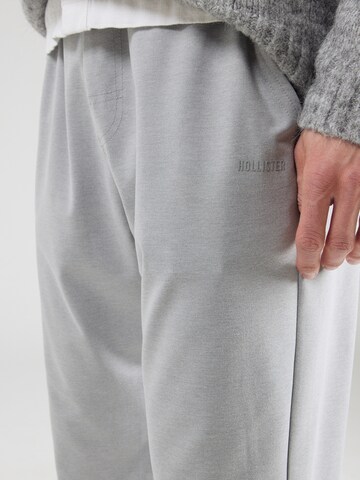 HOLLISTER Tapered Broek in Grijs