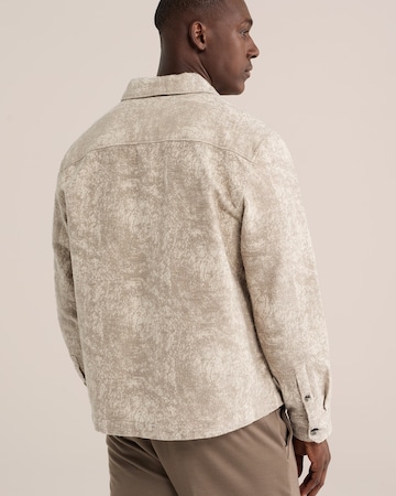 WE Fashion - Ajuste confortable Camisa en beige