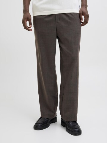 JACK & JONES Regular Trousers in Brown: front