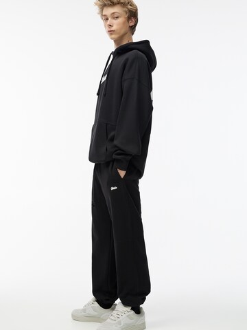 Pull&Bear Tapered Trousers in Black