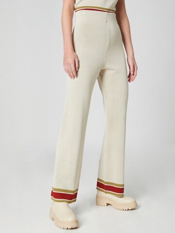 Guido Maria Kretschmer Women Regular Pants in White: front