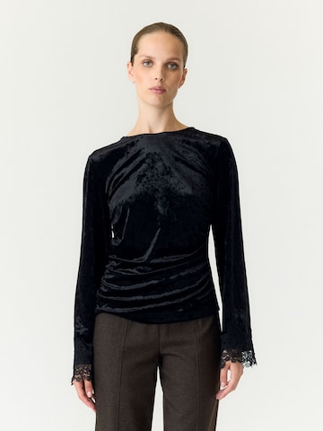 T-shirt 'YASVellia' YAS en noir : devant