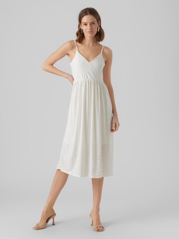 Robe d’été 'CAMIL' VERO MODA en blanc : devant