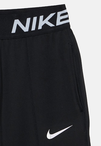 NIKE Дънки Tapered Leg Спортен панталон 'Nike Pro' в черно: отпред