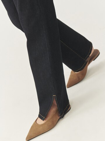 Wide leg Pantaloni de la TATUUM pe albastru