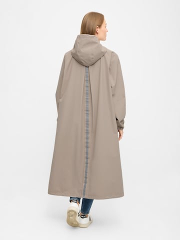 Derbe Raincoat 'Kapby' in Beige