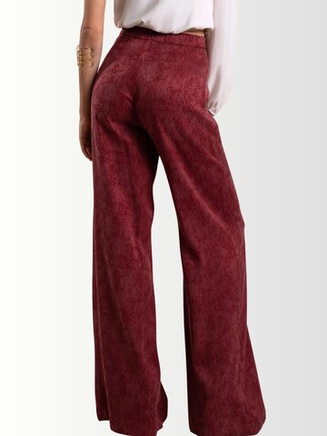 THE-ARE Wide leg Trousers in Red