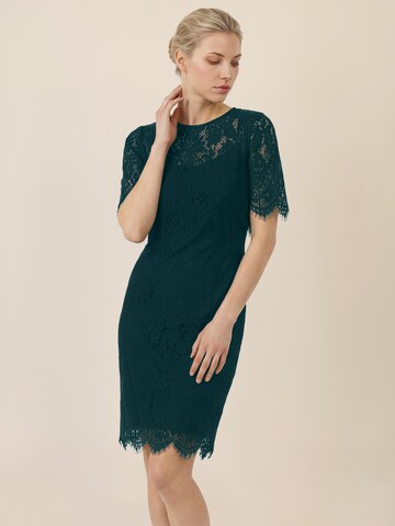 APART Kleid in Grün