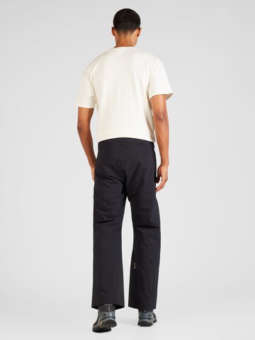 Regular Pantalon de sport PEAK PERFORMANCE en noir