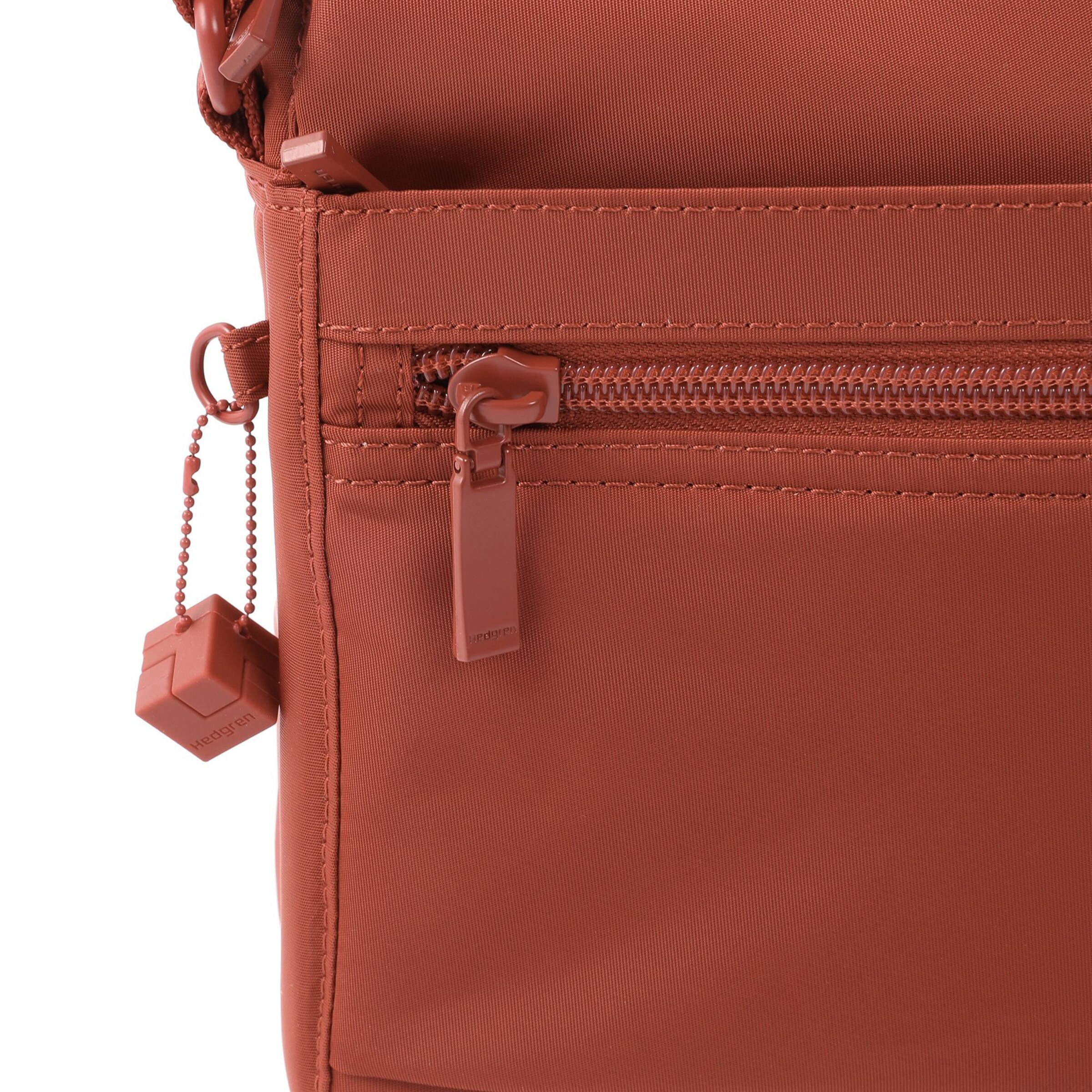 Hedgren Umhängetasche 'Inner City Eye M' in Rot