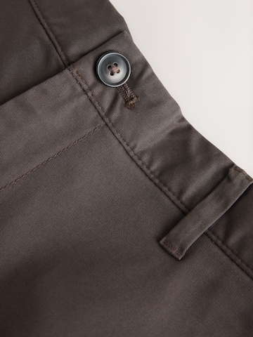 Regular Pantalon chino Next en marron