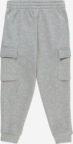 Nike Sportswear Дънки Tapered Leg Панталон в сиво