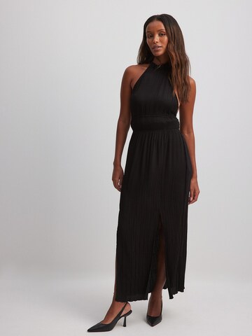 NA-KD Evening Dress in Black: front