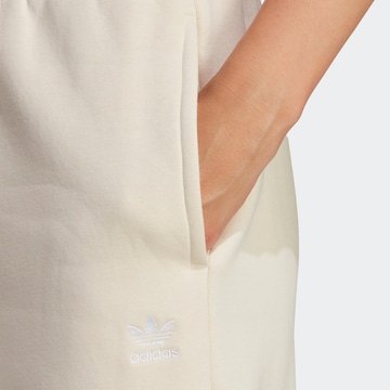 Tapered Pantaloni 'Essentials' di ADIDAS ORIGINALS in beige