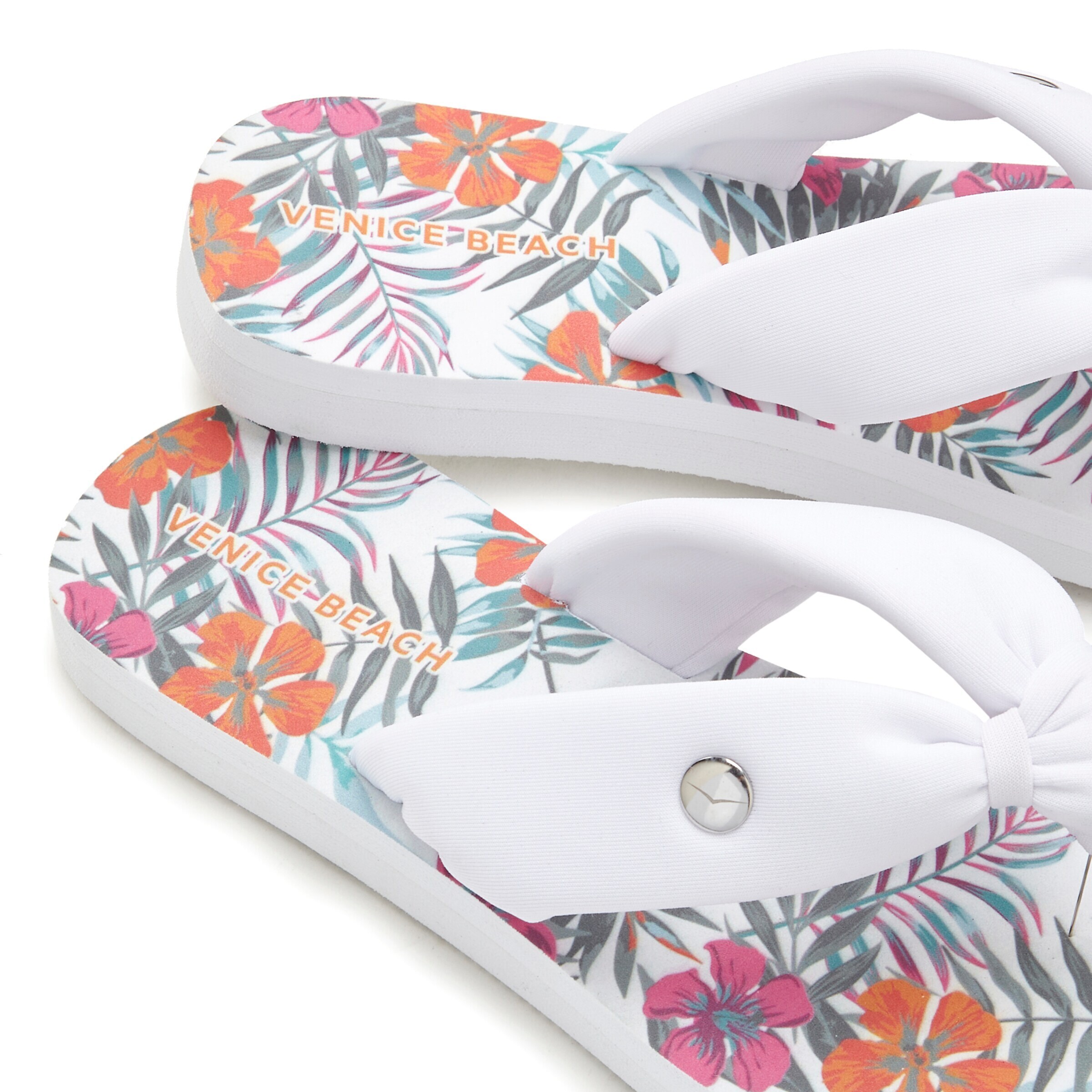 VENICE BEACH Beach & Pool Shoes in White
