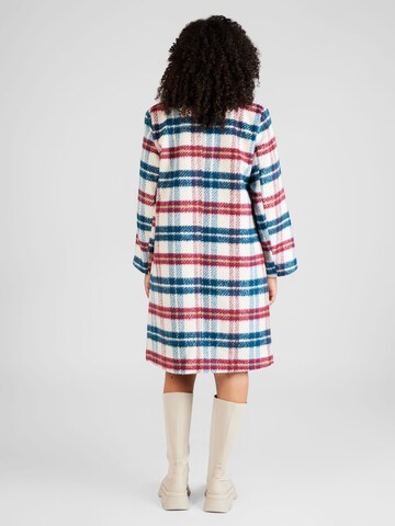 EVOKED Between-seasons coat 'MONTA' in White
