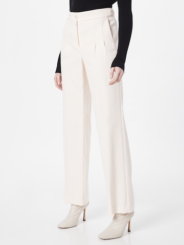 Regular Pantalon à plis Riani en beige : devant