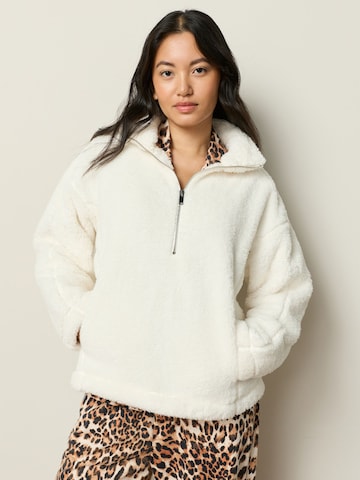 Veste en polaire Next en beige : devant