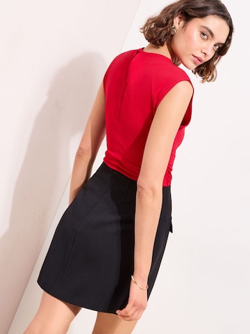 juoda Friends Like These Sijonas