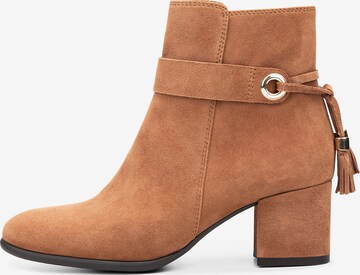 Drievholt Ankle Boots in Beige: front