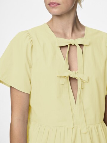 Chemisier 'ULA' PIECES en jaune